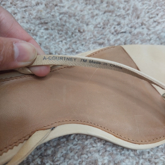 Franco Sarto A- Courtney‎ Heels Sandals Size 7M - Picture 9 of 9